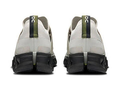 On Cloudswift 4 "Wolf / Black"