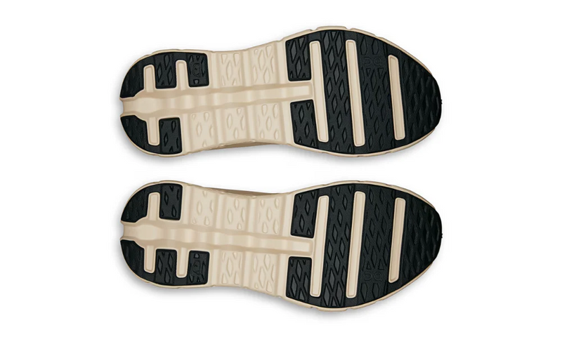 On Cloudtilt 'Ivory Almond'